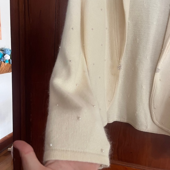 Jones New York Cream Jacket with pearl Embellishments - Picture 4 of 9